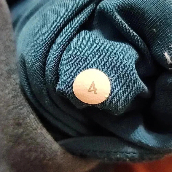 🍋Lululemon Coast Wrap ll- Size 4 - EUC🦄 - Picture 12 of 12